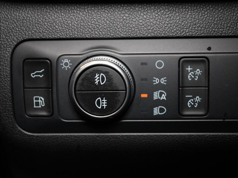 Ford Kuga 2,5 PHEV 165kW ST-line X 34tkm - fotka 18 z 26