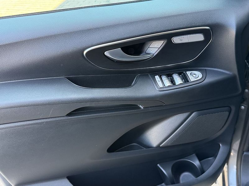 Mercedes-Benz Vito 119 CDI Tourer 4x4 - fotka 23 z 37