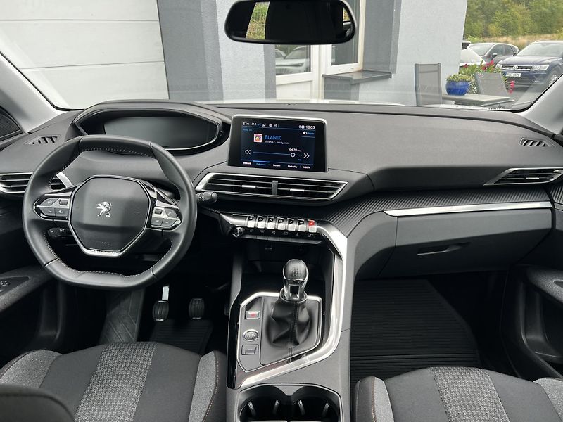 Peugeot 3008 (2022) 1.5 HDI 130 KAMERA ČR NOVÉ - fotka 11 z 18