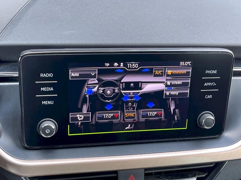 Škoda Scala (2020) 1.0 TSI 85 kW Style Plus - fotka 17 z 33