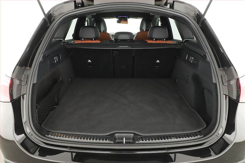 Mercedes-Benz GLC (2025) 220 d 4MATIC, AMG Line, HUD - fotka 11 z 29