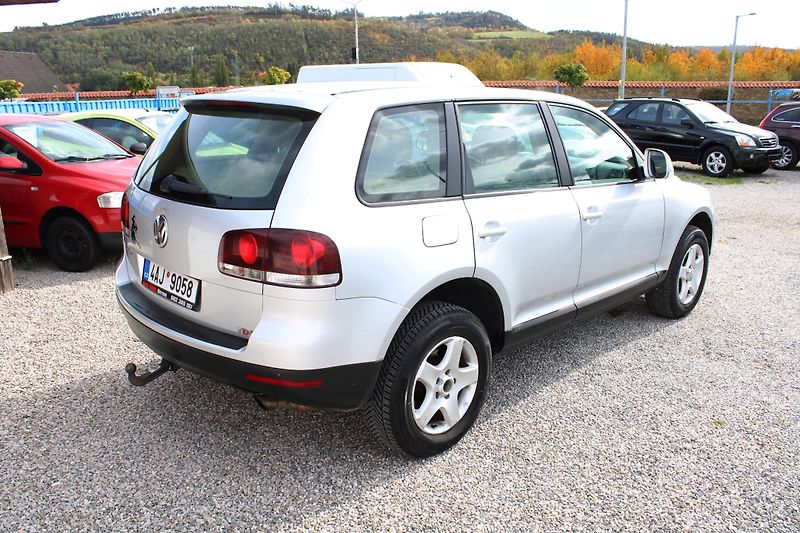 Volkswagen Touareg (2007) 2.5 TDI R5 PRUŽINY XENONY KŮŽE - fotka 7 z 19