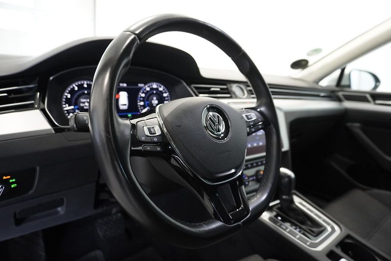 Volkswagen Passat (2019) PASSAT  1,5 TSI FACELIFT AUT. - fotka 15 z 30