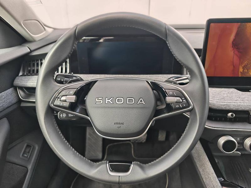 Škoda Superb Selection 7DSG 2,0TDI - fotka 11 z 25