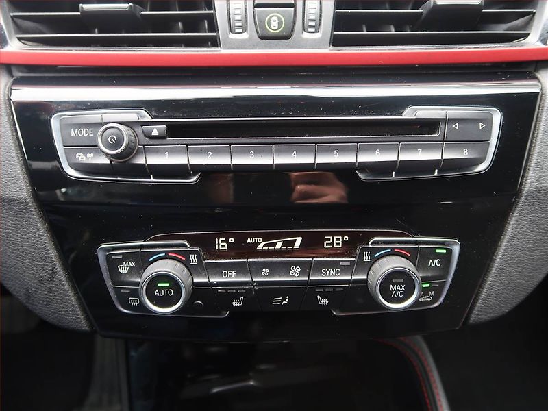 BMW X1 (2015) M Sport xDrive20d, 4X4 - fotka 12 z 20