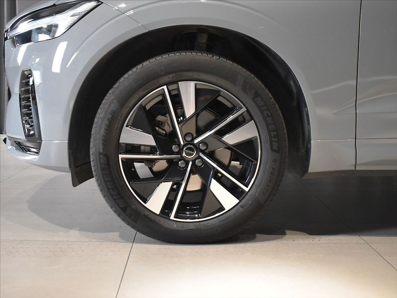 Volvo XC60 2,0 B5 AWD PLUS BLIS,Bezklíč - fotka 7 z 23