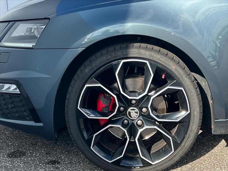 Škoda Octavia 2,0 TDi 135kW  III. FL RS - fotka 12 z 31