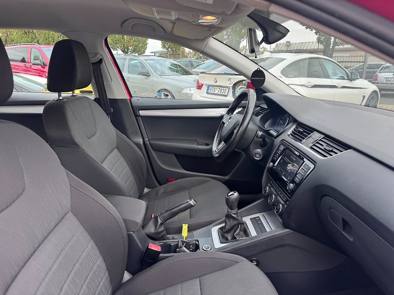 Škoda Octavia (2016) 1,6 81 KW ROZVODY 2. MAJITEL - fotka 41 z 50