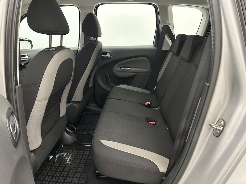 Citroën C3 Picasso 1.4 VTi Exclusive - fotka 15 z 21