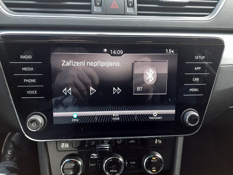Škoda Superb (2020) 2.0 TDi 140Kw DSG ČR - fotka 15 z 32