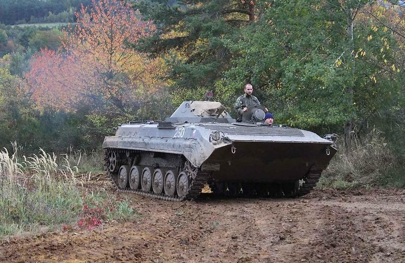 Setkání s názvem Kozinec, které se uskutečňuje dvakrát do roka, vždy na jaře a na podzim, je pro vyznavače vojenské historické techniky plné zážitků.