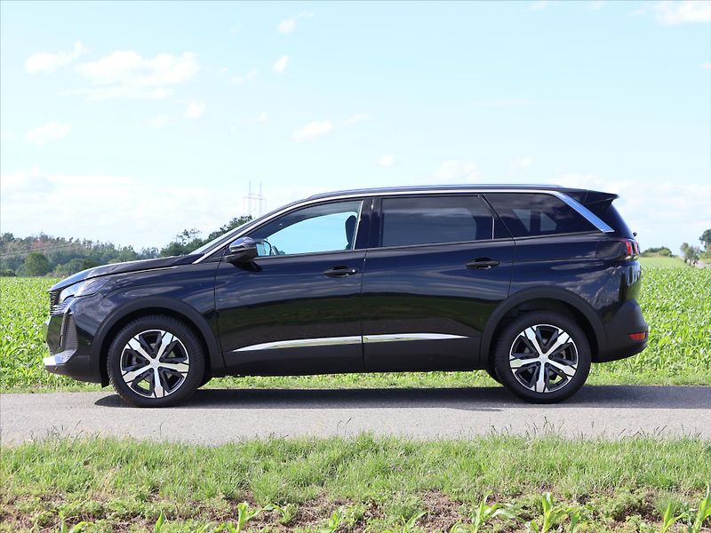 Peugeot 5008 1,2 PT Aut. Allure 7-Míst DPH - fotka 4 z 39