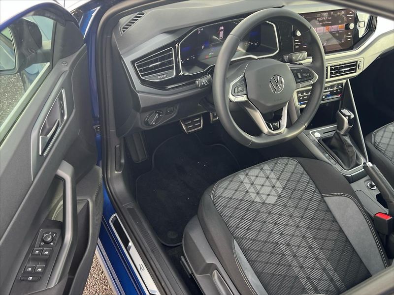 Volkswagen Polo 1,0 TSi 81kW 7DSG R-LINE - fotka 6 z 26
