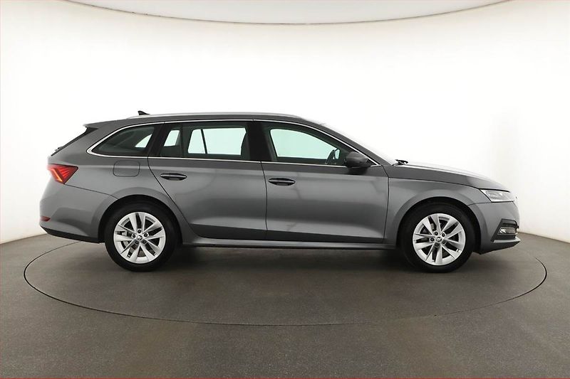 Škoda Octavia (2023) Style Plus 2.0 TDI - fotka 6 z 19
