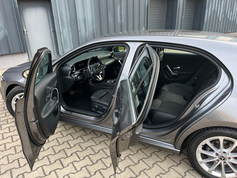 Mercedes-Benz Třídy A 220 4MATIC Progressive Line - fotka 7 z 15