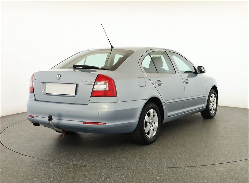 Škoda Octavia (2009) Elegance 1.6, ČR,1.maj - fotka 5 z 18