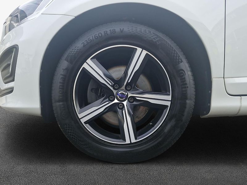 Volvo XC60 T5 AWD Aut. RDesign #TAŽNÉ - fotka 7 z 16