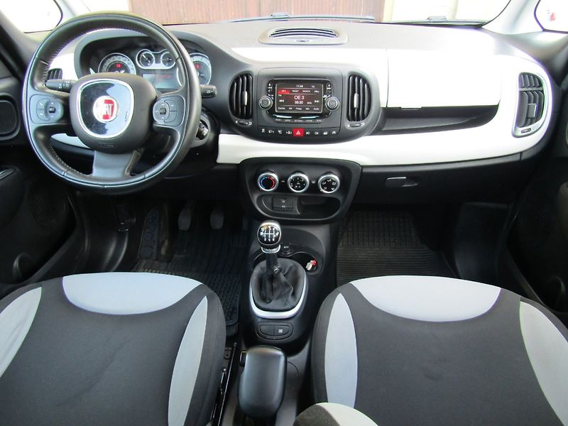 Fiat 500L (2013) 1.6 JTD 77kW - fotka 15 z 43