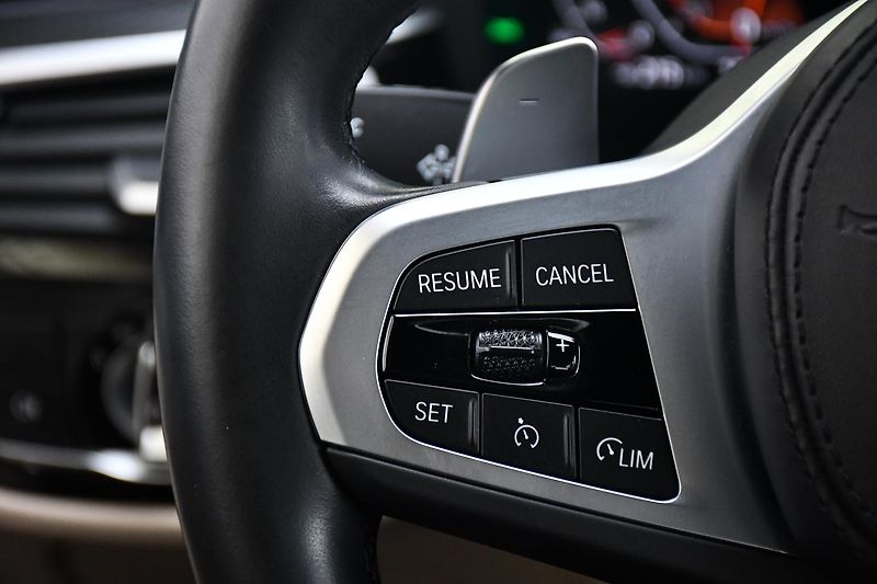 BMW Řada 5 520i M-SPORT 1M ČR REZERVACE - fotka 23 z 39