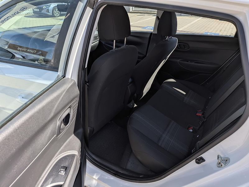 Hyundai i20 i 62kW REZERVACE - fotka 24 z 25