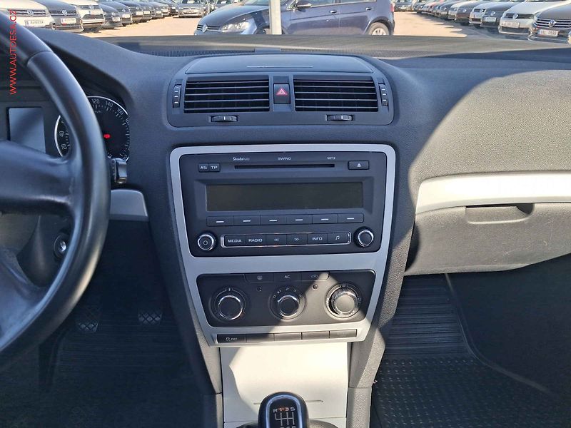Škoda Octavia (2010) 1.2 TSI, ČR, servis.kniha, AC - fotka 12 z 14