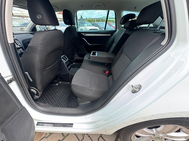 Škoda Octavia (2015) 1,6 TDI 81 KW TAŽNÉ KOLA - fotka 36 z 50