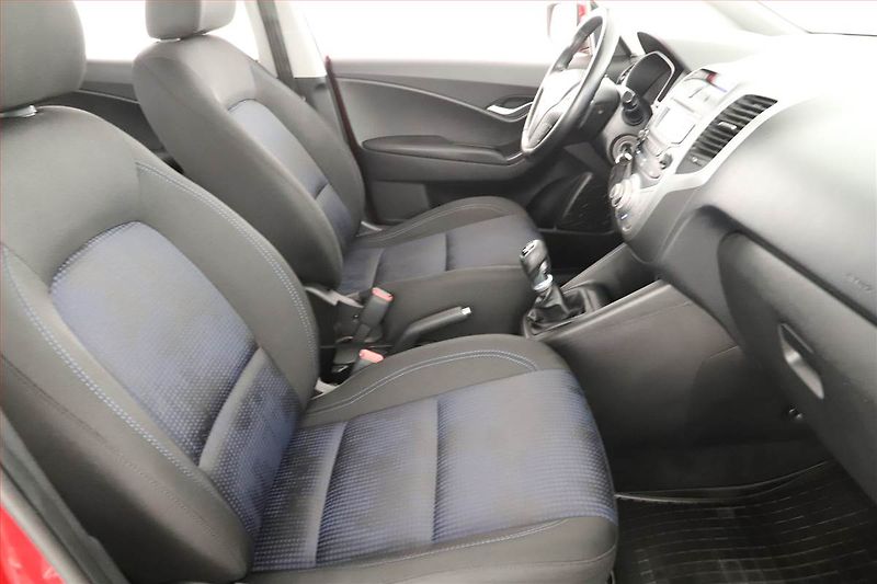 Hyundai ix20 (2013) 1.4 CVVT, ČR,1.maj - fotka 7 z 14