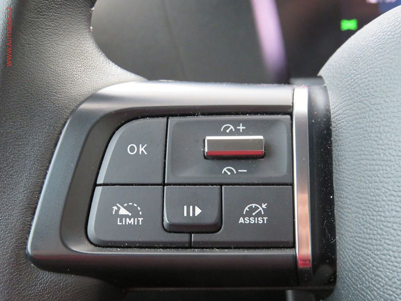 Citroën C4 (2021) 1.2 PT, 1.maj,ČR, LED, navi - fotka 15 z 36