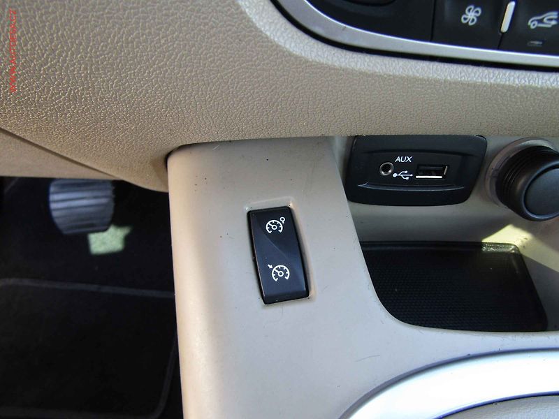 Renault Grand Scénic (2009) 1.9 dCi, 1.maj, Panor, tempo - fotka 16 z 19