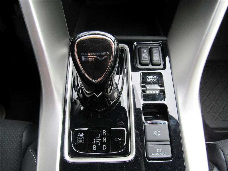 Mitsubishi Eclipse Cross 2,4 i PHEV Plug-in Instyle+ - fotka 21 z 34
