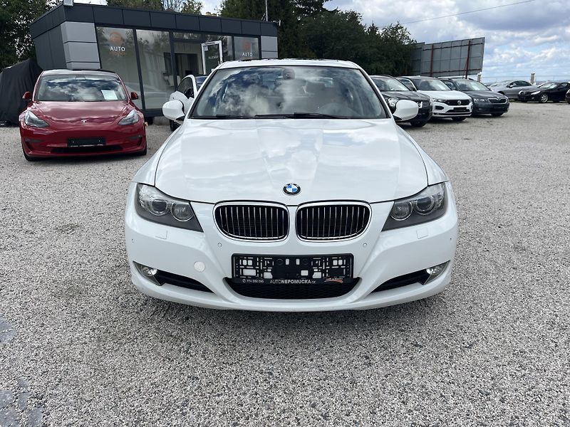 BMW Řada 3 (2011) 330D XDRIVE 3.0 V6 REZERVACE - fotka 3 z 20