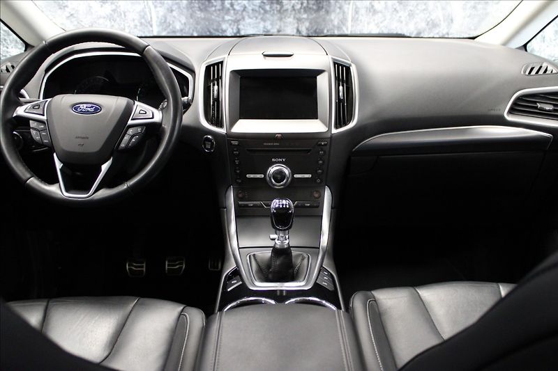 Ford S-MAX 1,5 EcoBoost 1.majitel - fotka 21 z 34