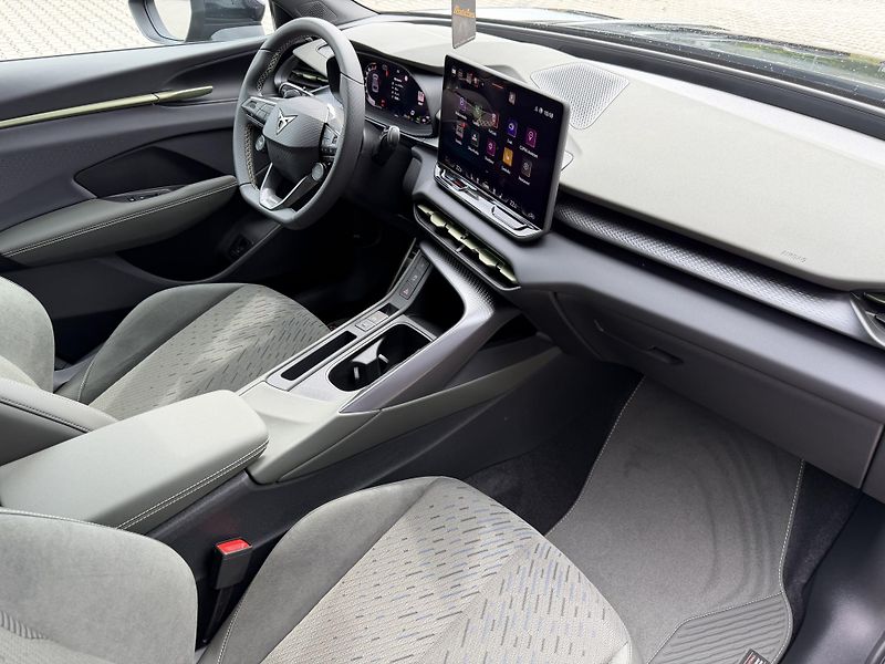 Cupra Terramar (2026) 2.0TSI 150kW 4WD TRIBE R20 CZ! - fotka 32 z 39