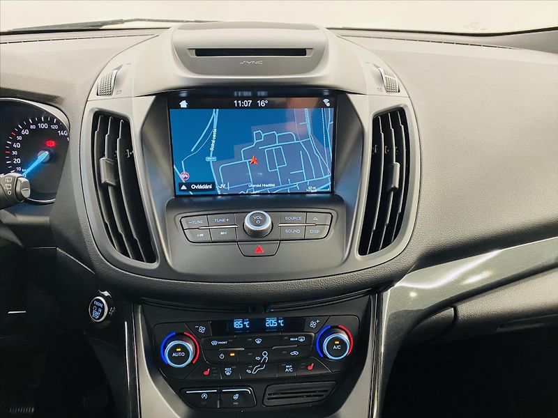 Ford Kuga 1,5 EcoBoost 110kW Titanium - fotka 16 z 25