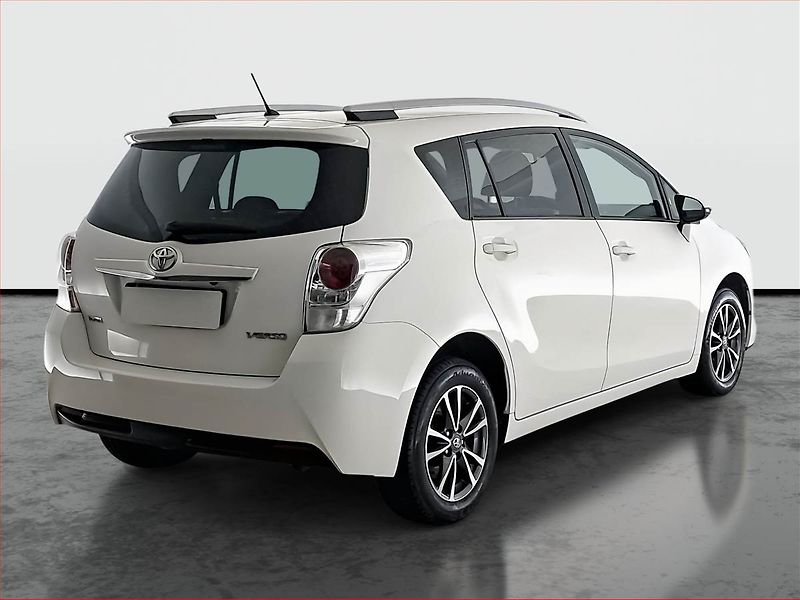 Toyota Verso (2013) 2.0 D-4D, 7 míst, Navi - fotka 5 z 19