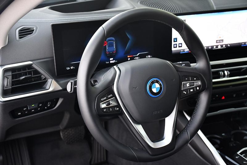 BMW i4 eDrive35 3L-ZÁRUKA  9tis.KM 1M - fotka 15 z 42