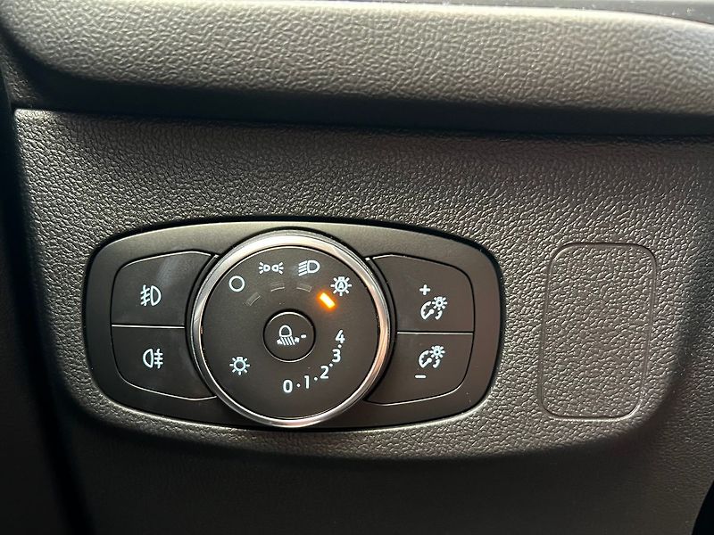 Ford Focus (2021) 1.5TDCi TITANIUM  88kW - fotka 30 z 49