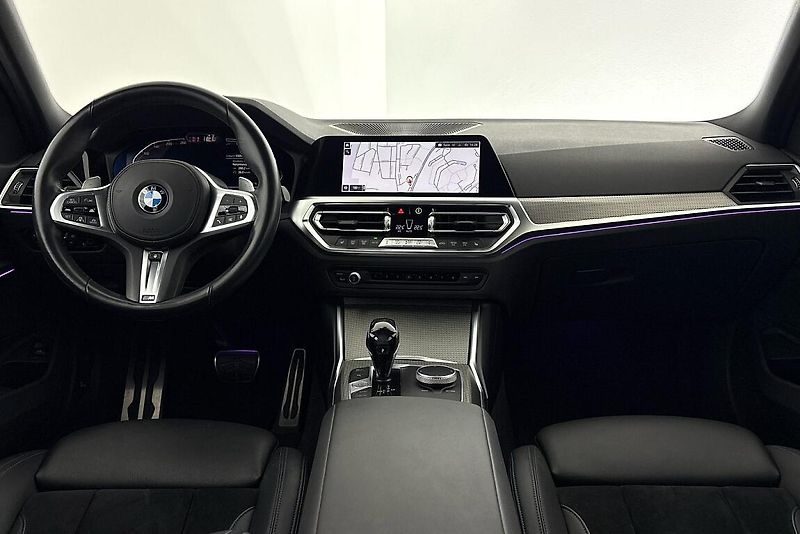 BMW Řada 3 320d xDrive - fotka 15 z 26
