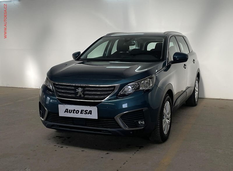 Peugeot 5008 (2017) 1.2 PT, Active - fotka 3 z 15