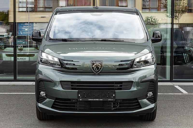 Peugeot Traveller (2026) 2,2 Allure BlueHDi Long 180 S& - fotka 2 z 23