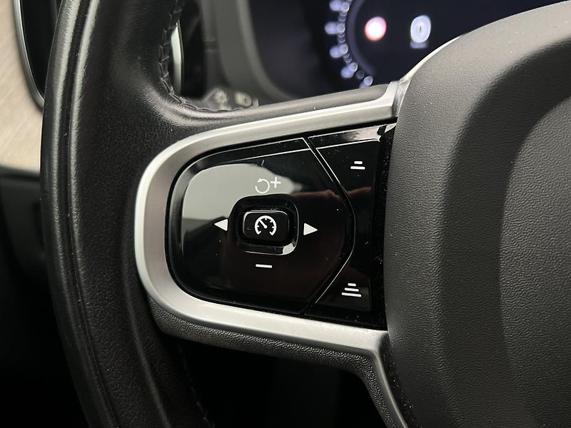 Volvo XC60 B5 AWD INSCRIPTION AUT - fotka 24 z 48