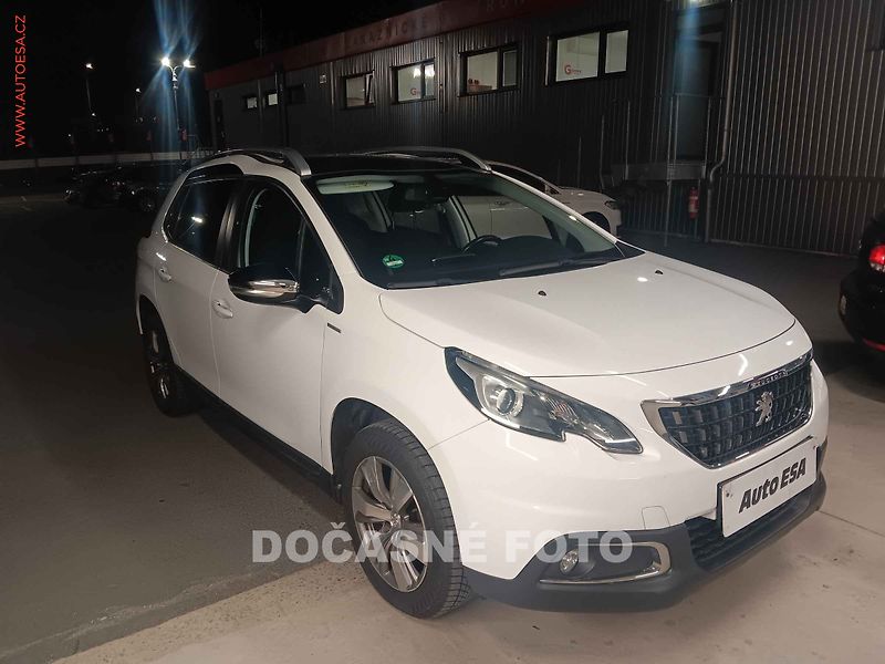 Peugeot 2008 (2018) 1.2PT, servis.kniha - fotka 1 z 3