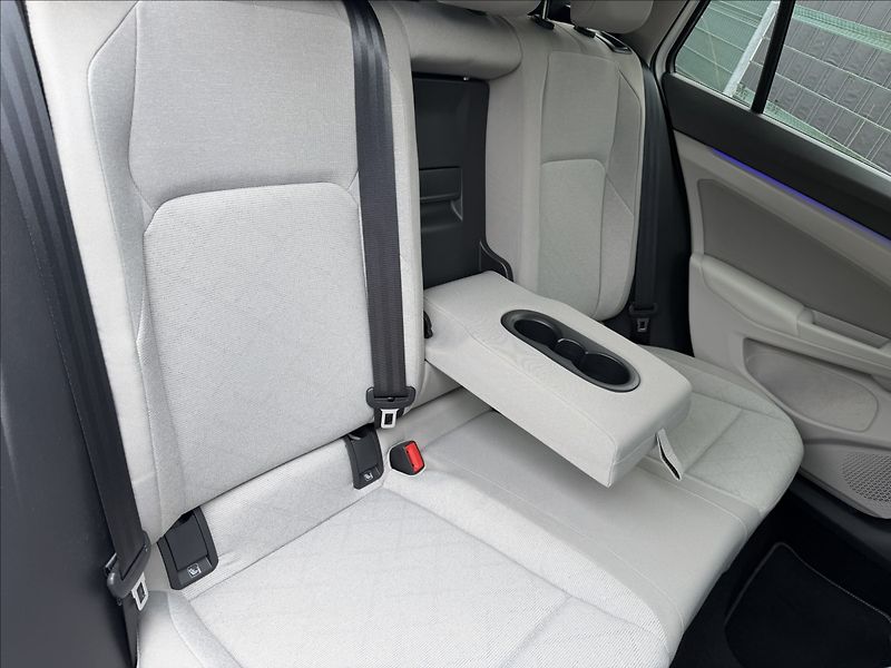 Volkswagen Golf VIII 2.0 TDI Life Matrix/Panor - fotka 26 z 28