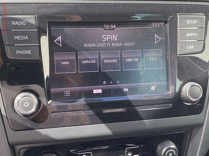 Škoda Rapid (2017) 1.0 TSi, Drive, bixen - fotka 14 z 16