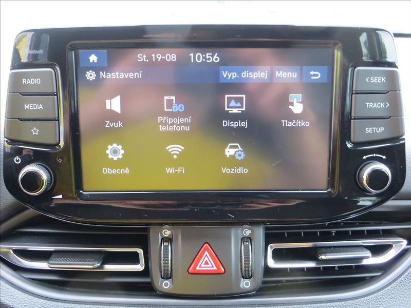 Hyundai i30 1,0 T-GDI DCT Comfort ČR - fotka 17 z 23