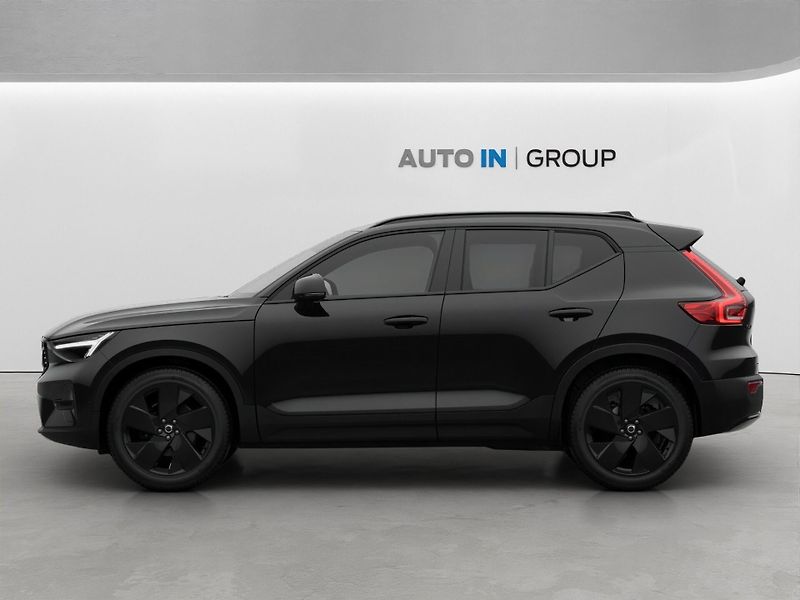 Volvo XC40 (2026) Black Edition B3 Plus,360°KAM. - fotka 3 z 10