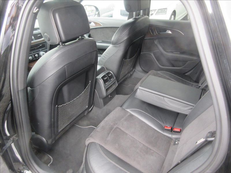 Audi A6 Avant 3,0 TDI Sline - fotka 8 z 19