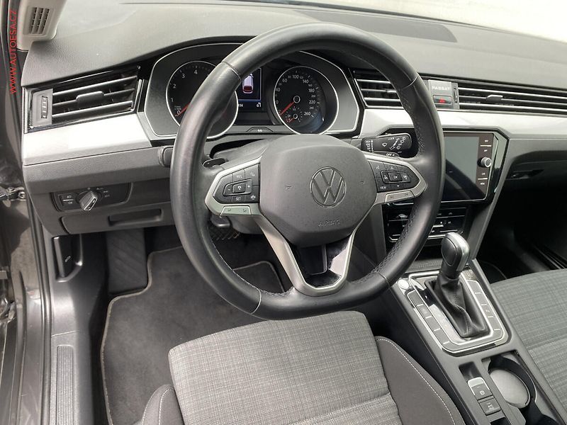 Volkswagen Passat (2021) 1.5 TSi, DSG, LED, navi - fotka 13 z 18