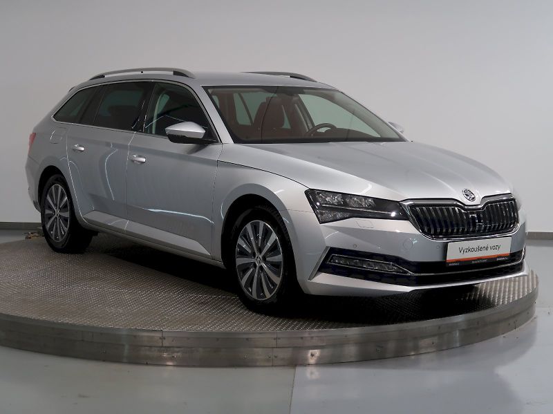 Škoda Superb (2022) iV STYLE 1.4TSI 160KW DSG - fotka 6 z 44