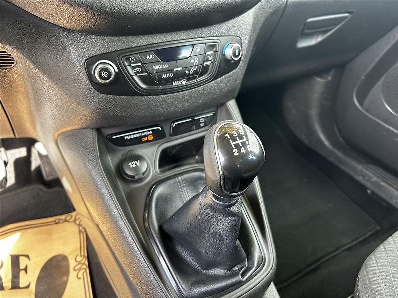 Ford Tourneo Courier 1,0 i 74 kW  Tempomat,Isofix - fotka 22 z 50